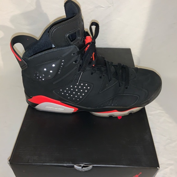 Air Jordan retro  black infrared 6s.  Size 10 - Picture 3 of 6